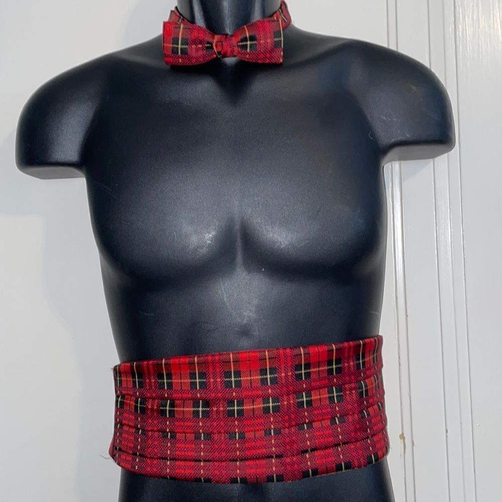 Vintage silk black & red plaid‎ bow tie & cummerbund set